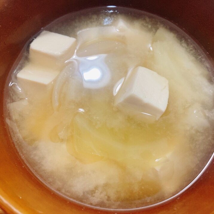 豆腐と野菜のお味噌汁